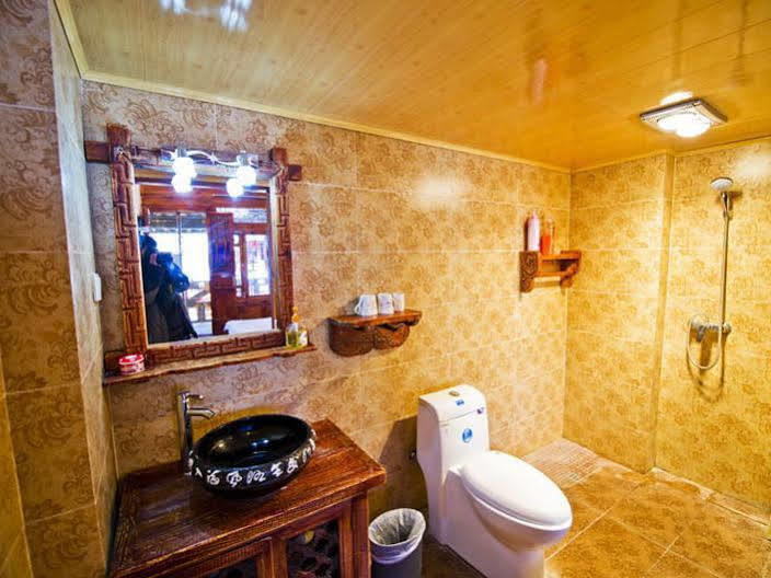 Lijiang Yard Inn Ліцзян Екстер'єр фото